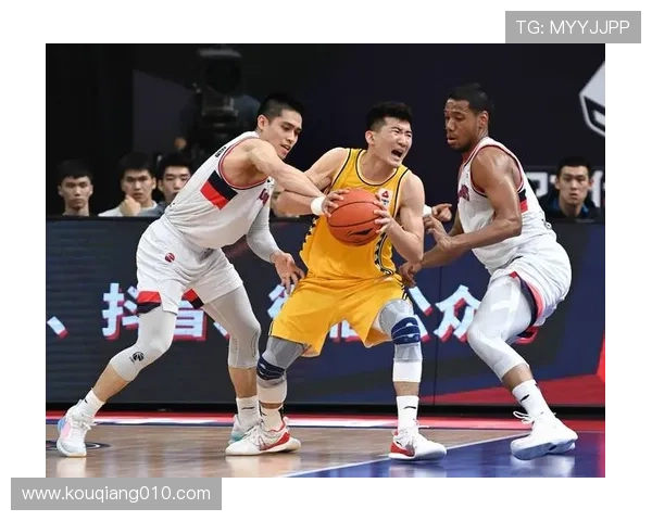 广州篮球队心理素质提升之路：从挑战到突破的热议与反思