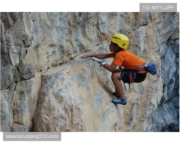 成都攀岩队的阵地战体系与攀岩战术的深度解析与实践探索 成都攀岩队的阵地战体系与攀岩战术的深度解析与实践探索